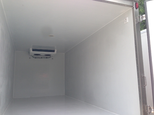 Lichte de Plichts Commerciële Vrachtwagens Refrigerator Freezer Van Box Truck van HOWO voor Vlees